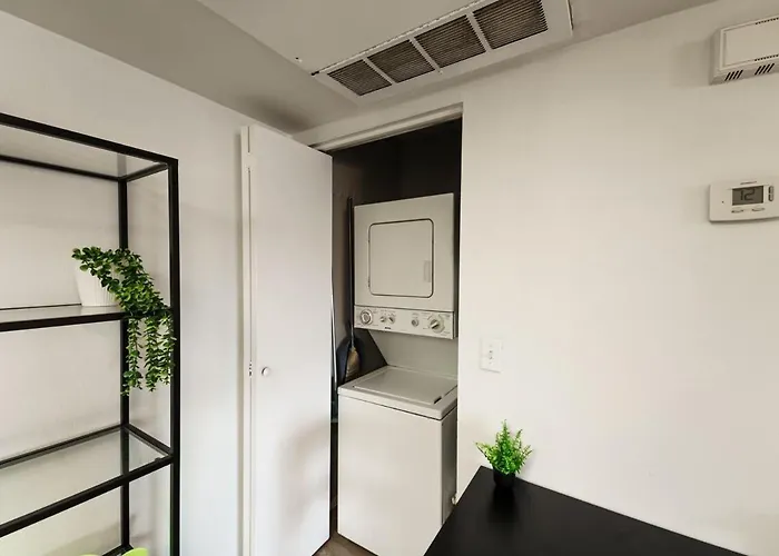 Elegant Dobson 1 Bedroom Apartment *