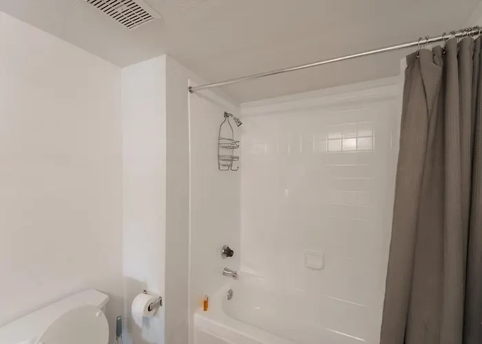 Elegant Dobson 1 Bedroom *