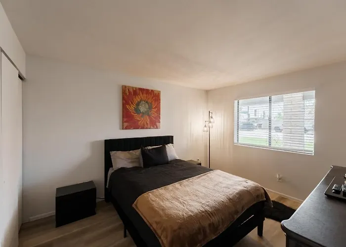 Elegant Dobson 1 Bedroom Apartment